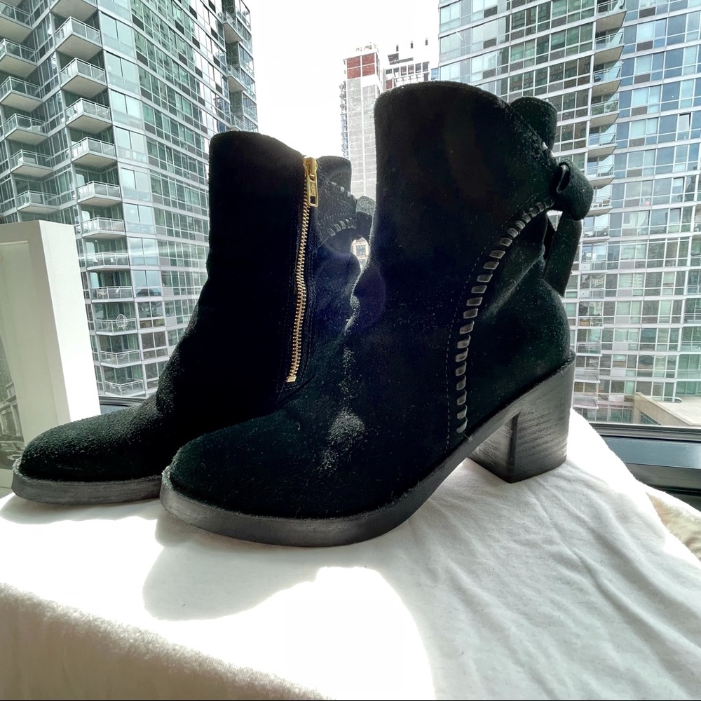 🎉🖤Black Ugg Booties